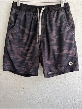 Vuori Men's Camo Athletic Shorts - Black/Grey